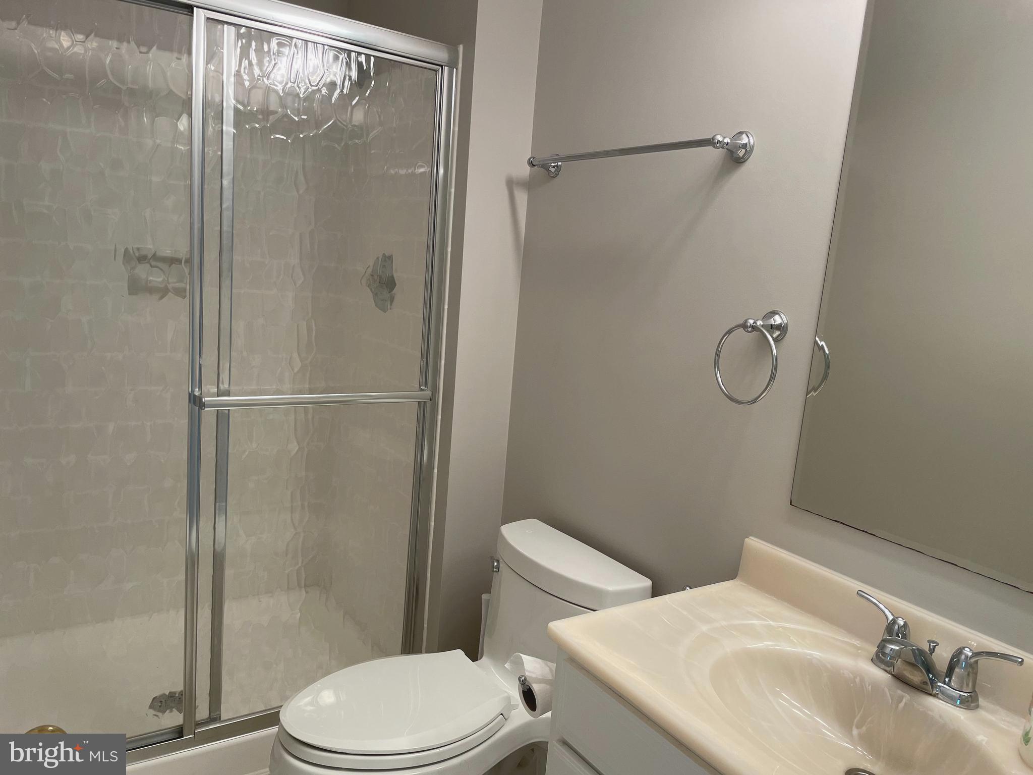 115 Fort Evans Road Southeast, Unit F Leesburg, VA 20175 - Photo 19 of 30 Hall Bath