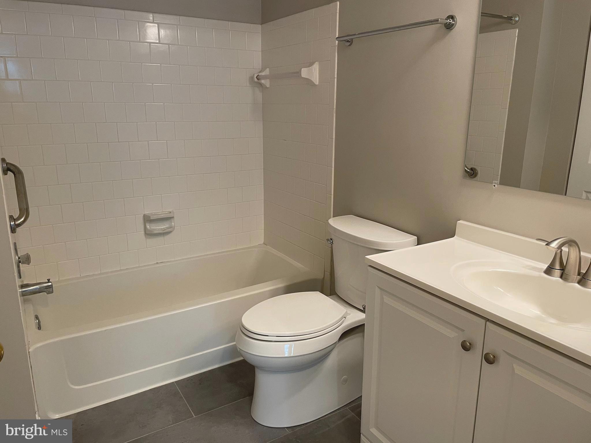 115 Fort Evans Road Southeast, Unit F Leesburg, VA 20175 - Photo 23 of 30 Master Bath