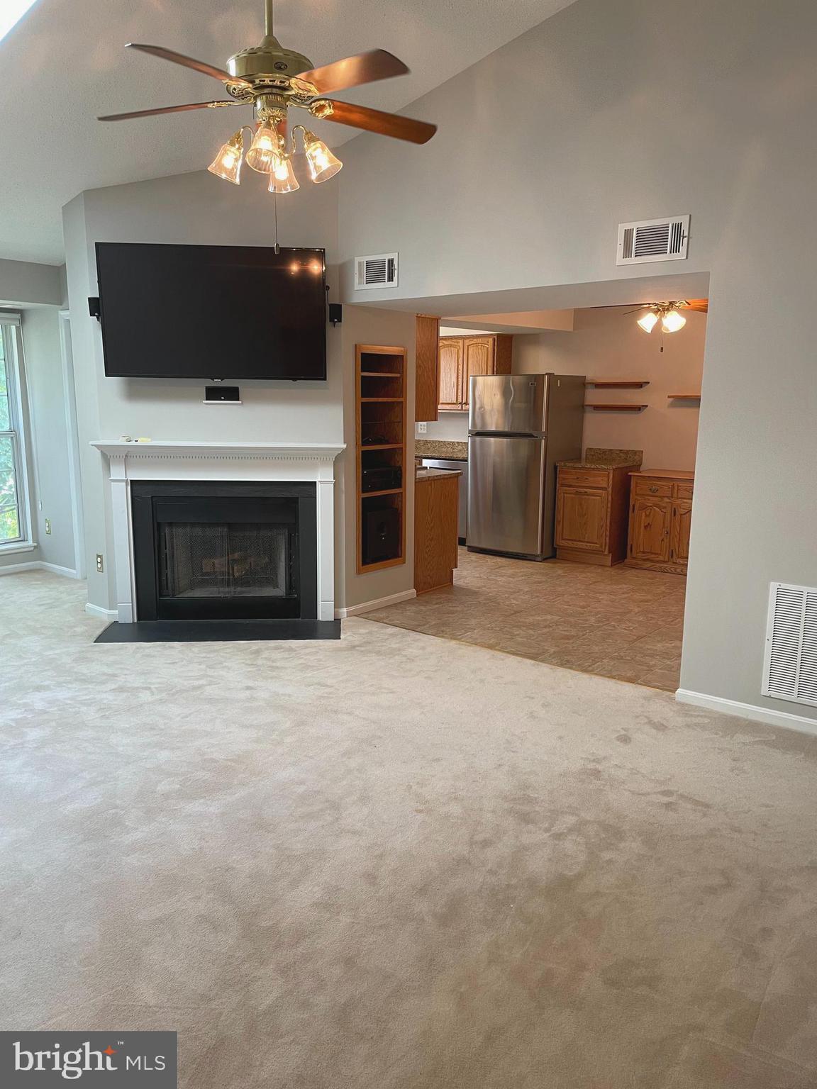 115 Fort Evans Road Southeast, Unit F Leesburg, VA 20175 - Photo 10 of 30 Living /Dining