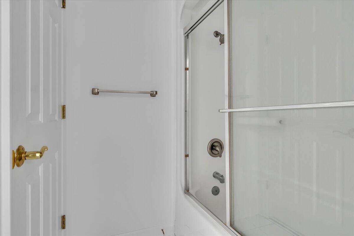 4822 Cave Spring Lane Roanoke, VA 24018 - Photo 33 of 41 35-MIB04082