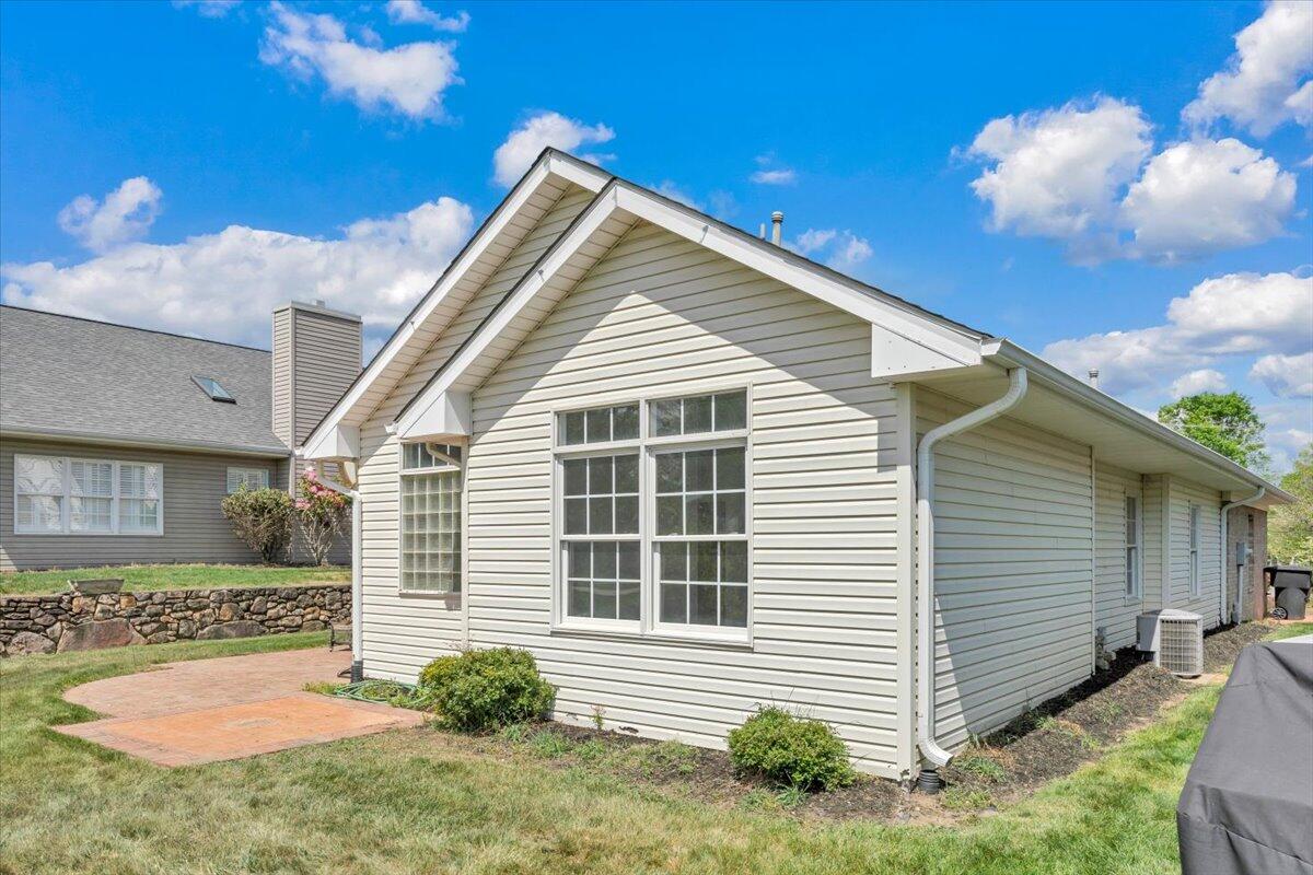 4822 Cave Spring Lane Roanoke, VA 24018 - Photo 40 of 41 42-MIB04106