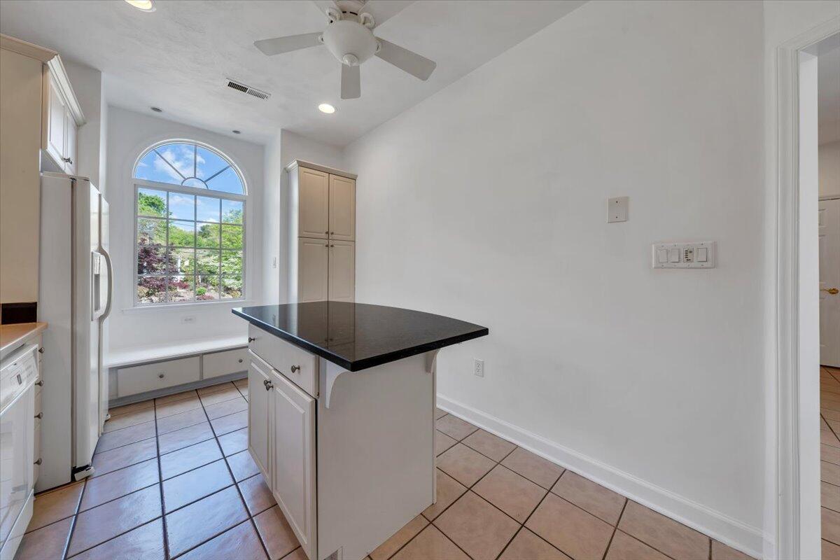 4822 Cave Spring Lane Roanoke, VA 24018 - Photo 9 of 41 09-MIB04004