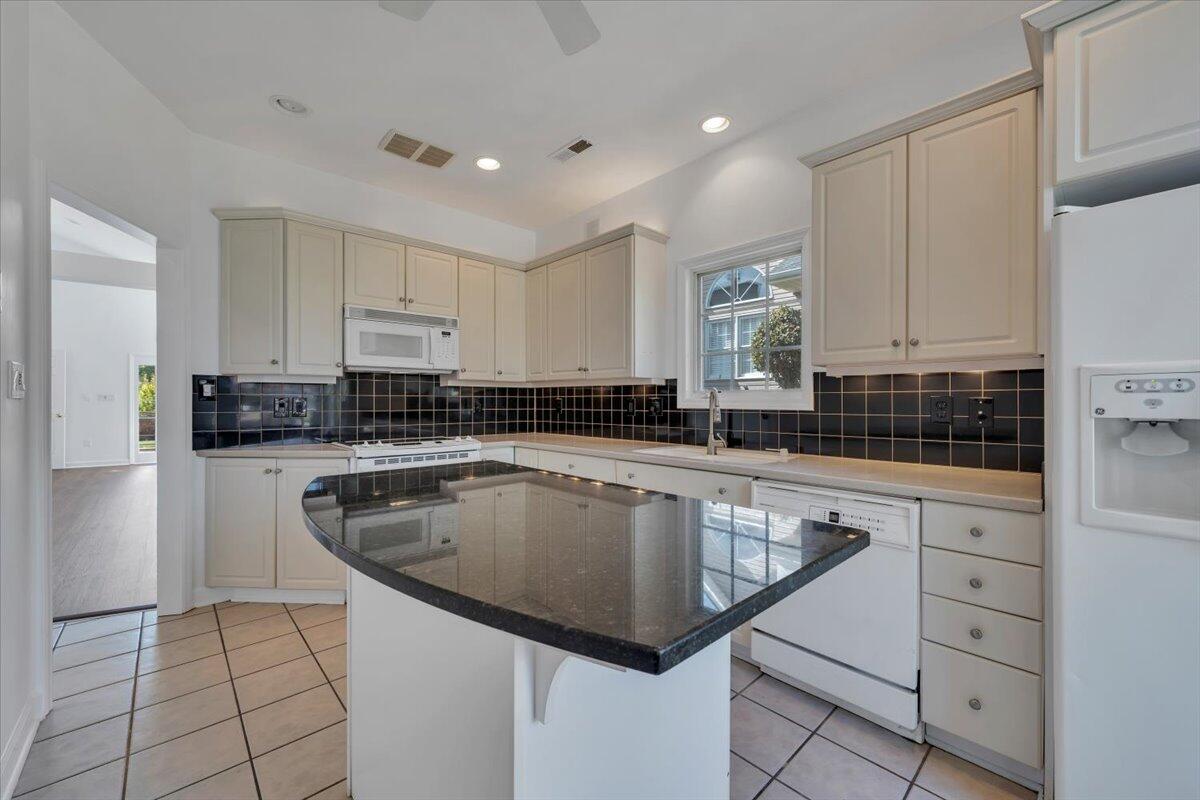 4822 Cave Spring Lane Roanoke, VA 24018 - Photo 10 of 41 10-MIB03998