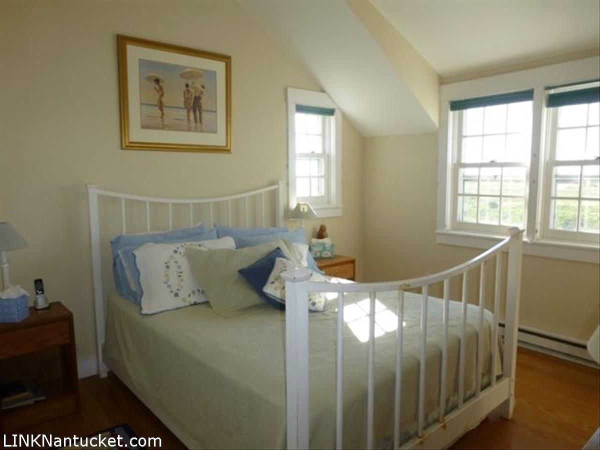 189 Eel Point Road Nantucket, MA 02554 - Photo 13 of 16 Guest Bedroom Suite