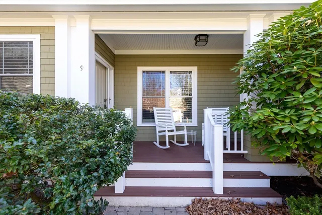 a view of house with yard