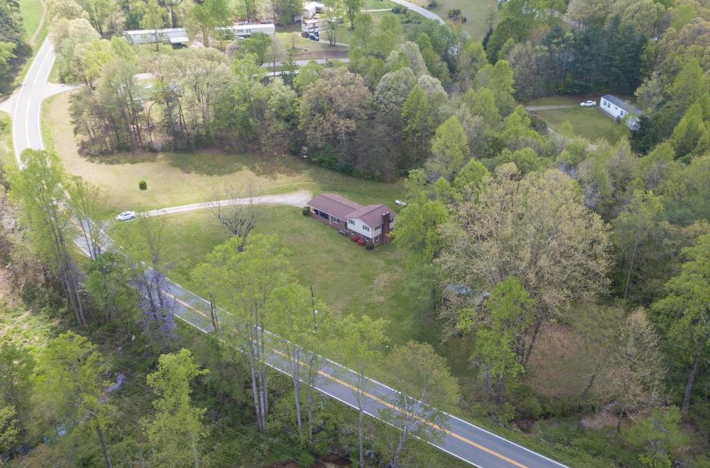 1170 Old Mountain Road Hiddenite, NC 28636 - Photo 3 of 18 Gallery Image 3