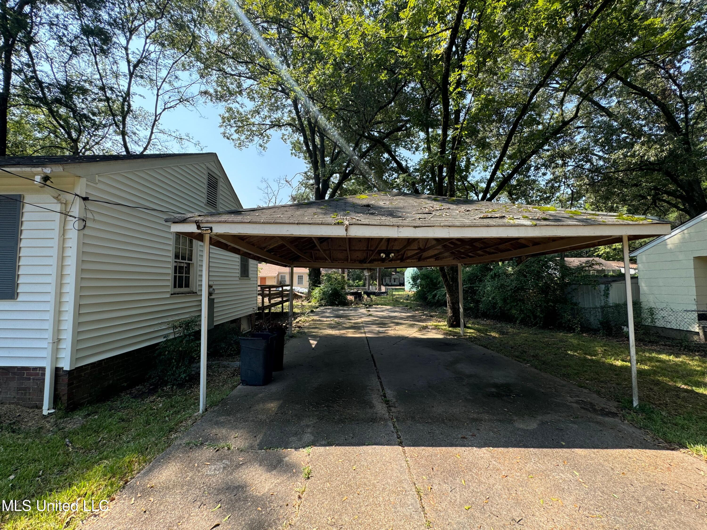 661 Robinhood Road Jackson, MS 39206 - Photo 3 of 8 IMG_1137