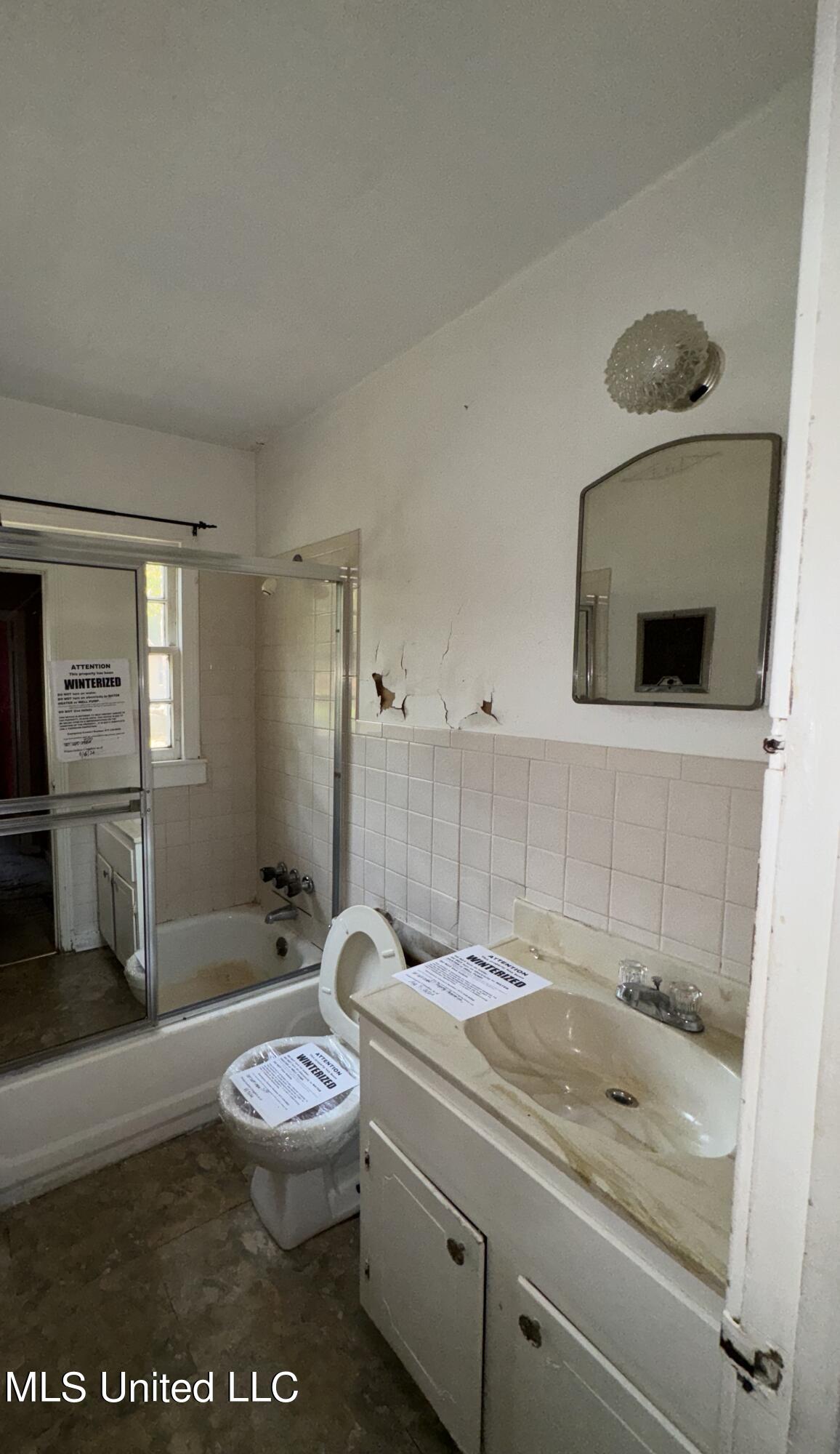 661 Robinhood Road Jackson, MS 39206 - Photo 7 of 8 photo aug 15 2024, 11 17 05 am