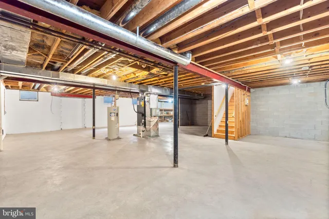 a view of an indoor garage