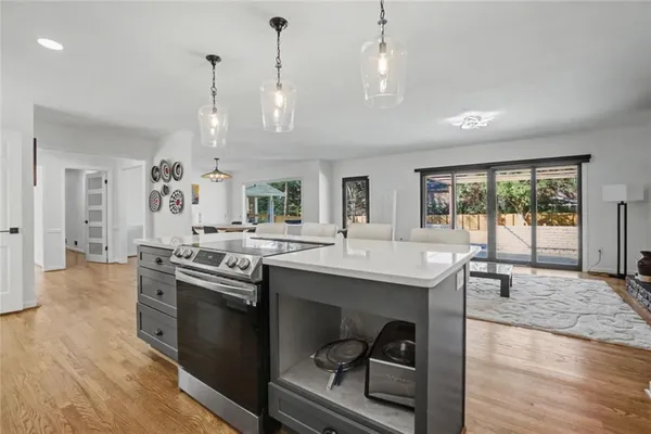 $4,500 | 7330 Hunters Branch Drive Northeast, Sandy Springs, GA 30328