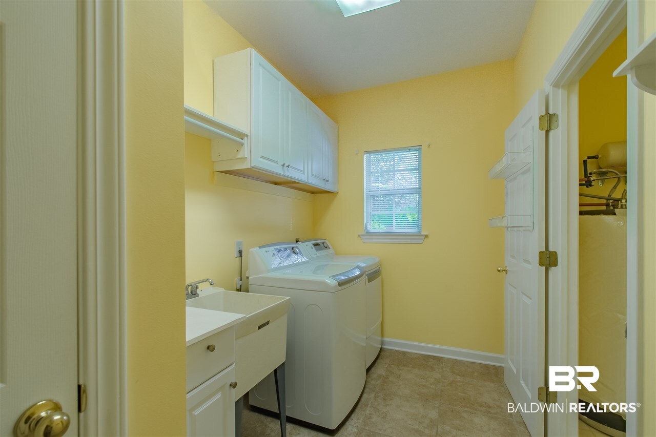 163 Hawthorne Circle Fairhope, AL 36532 - Photo 16 of 37 Laundry