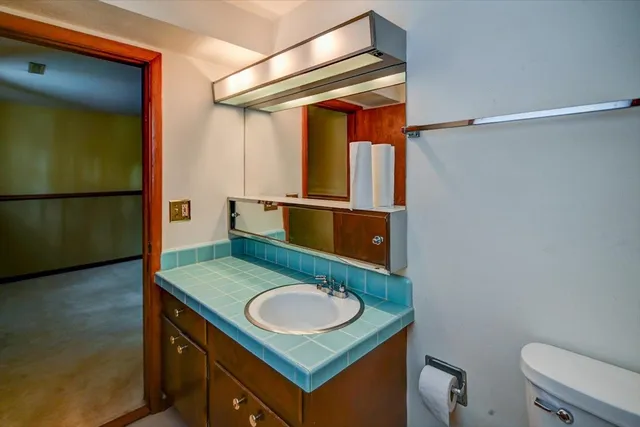 $425,000 | 2102 Manor Green Drive, Madison, WI 53711