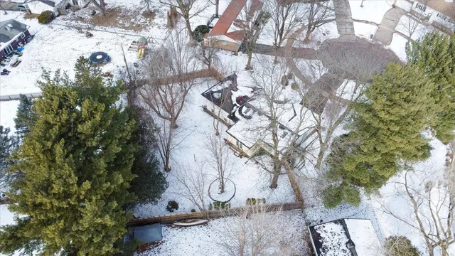 $425,000 | 2102 Manor Green Drive, Madison, WI 53711