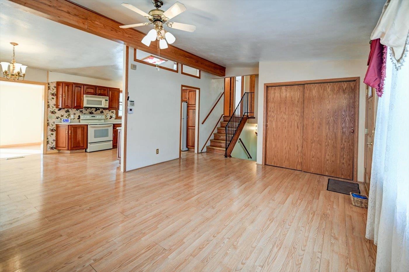 2102 Manor Green Drive Madison, WI 53711 - Photo 6 of 46