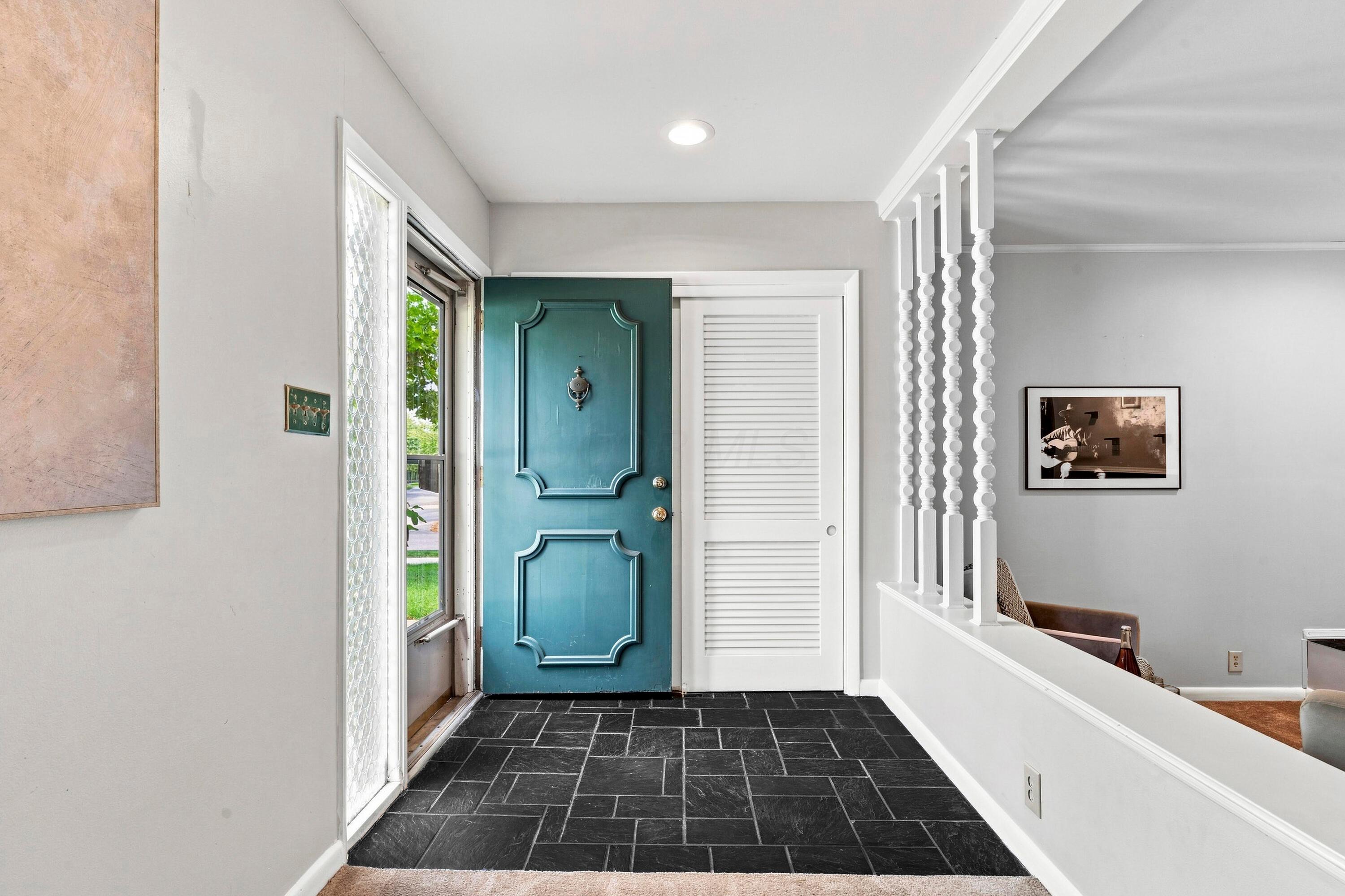 3600 Reed Road, Unit 8 Upper Arlington, OH 43220 - Photo 6 of 46 Entry