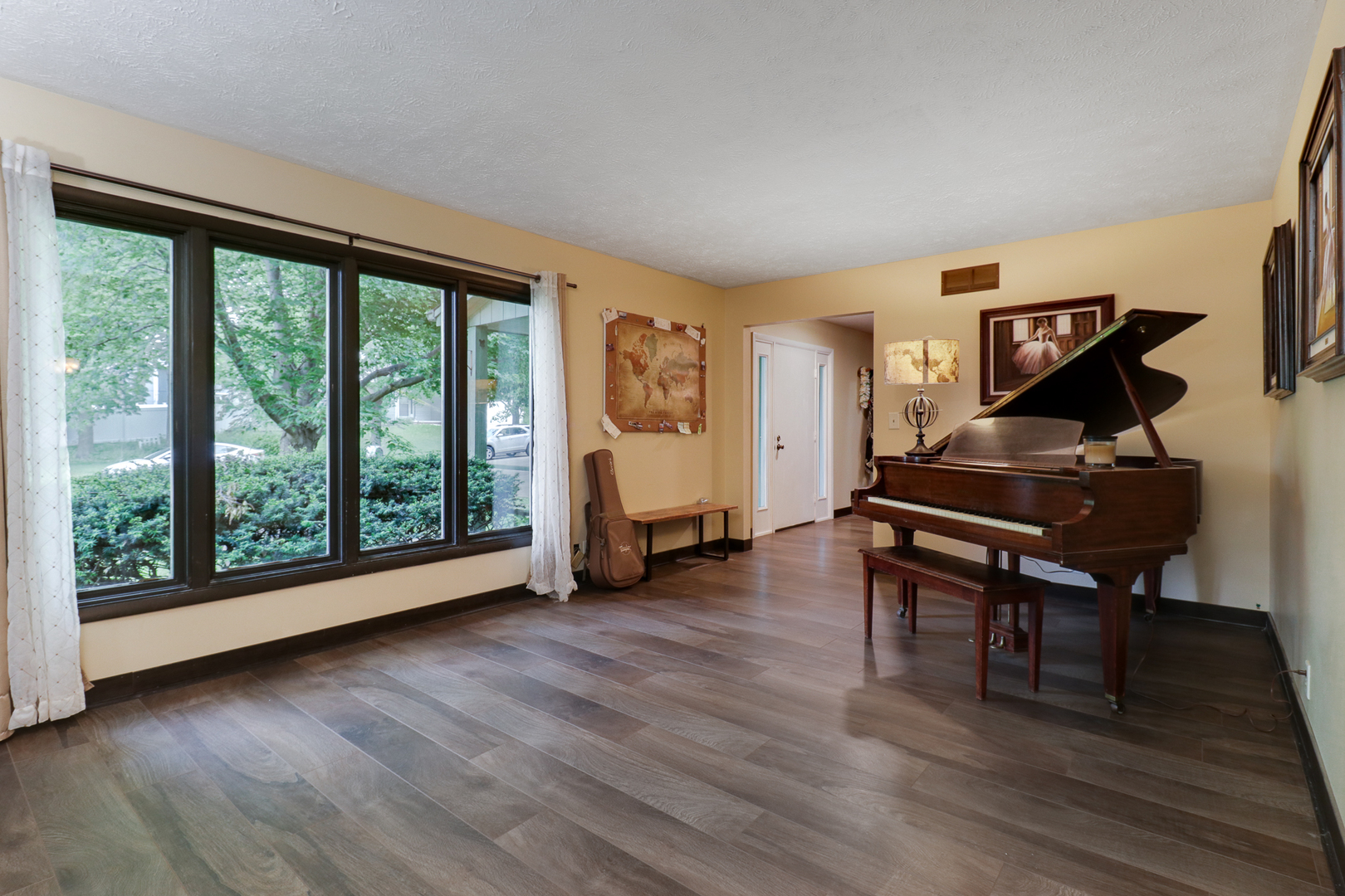 5 Lake Bluff Road Bloomington, IL 61704 - Photo 7 of 47 Gallery Image 7