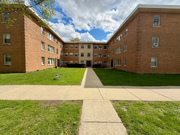 $199,000 | 4817 Hull Street, Unit 3A, Skokie, IL 60077