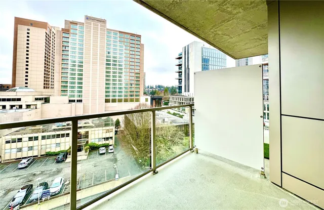 $2,650 | 10610 Northeast 9th Place, Unit 803, Bellevue, WA 98004