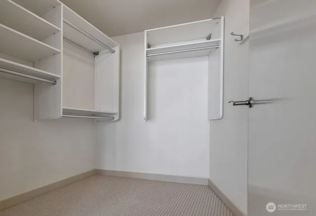 $2,650 | 10610 Northeast 9th Place, Unit 803, Bellevue, WA 98004