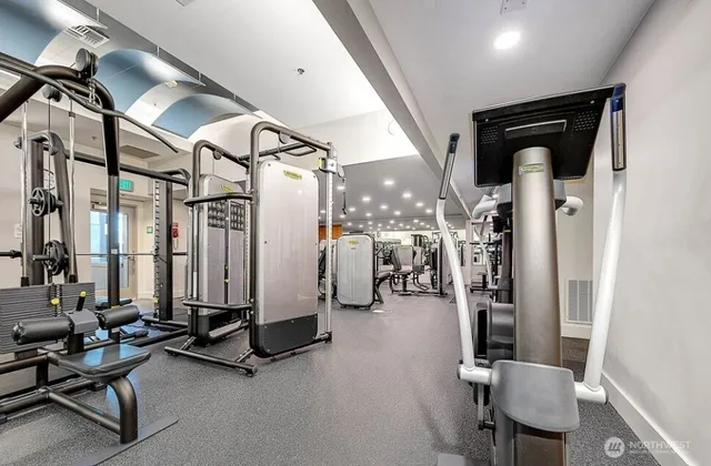 $2,650 | 10610 Northeast 9th Place, Unit 803, Bellevue, WA 98004