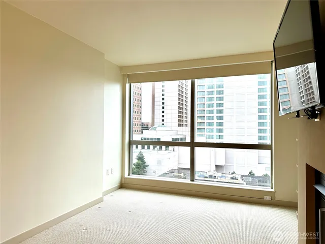 $2,650 | 10610 Northeast 9th Place, Unit 803, Bellevue, WA 98004