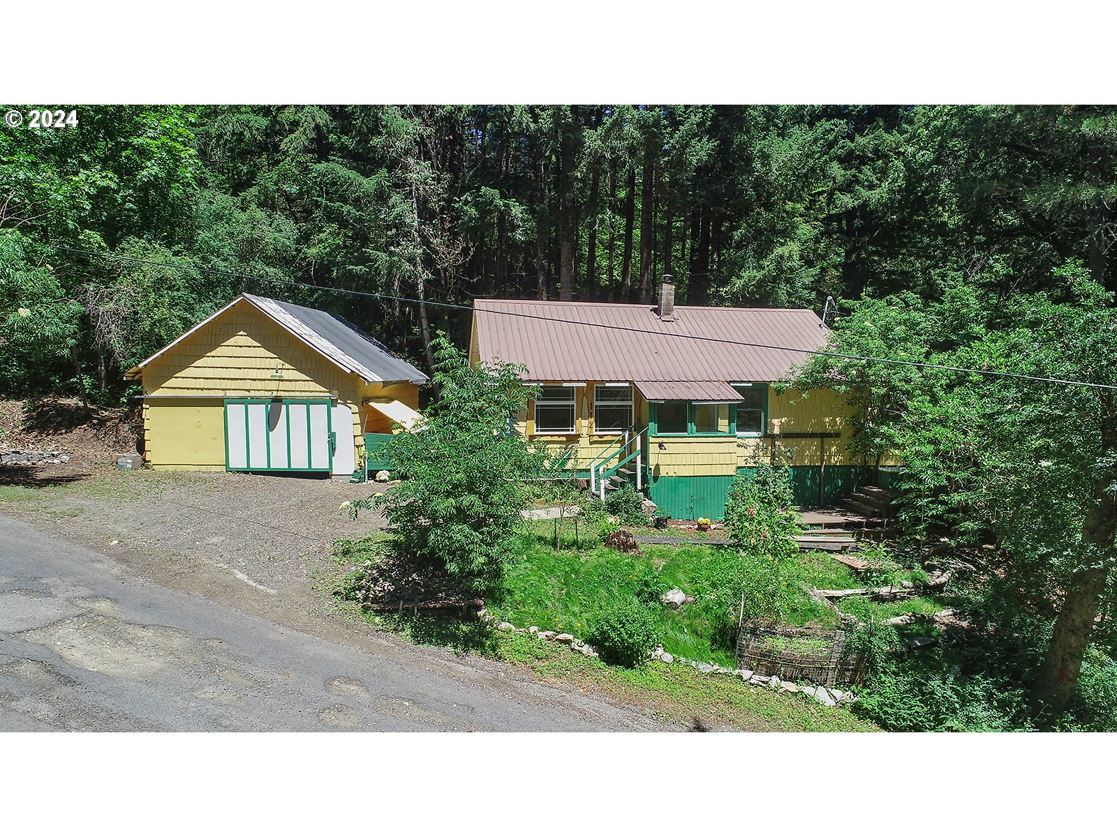112 Girl Scout Road Stevenson, WA 98648 - Photo 16 of 48 Garage
