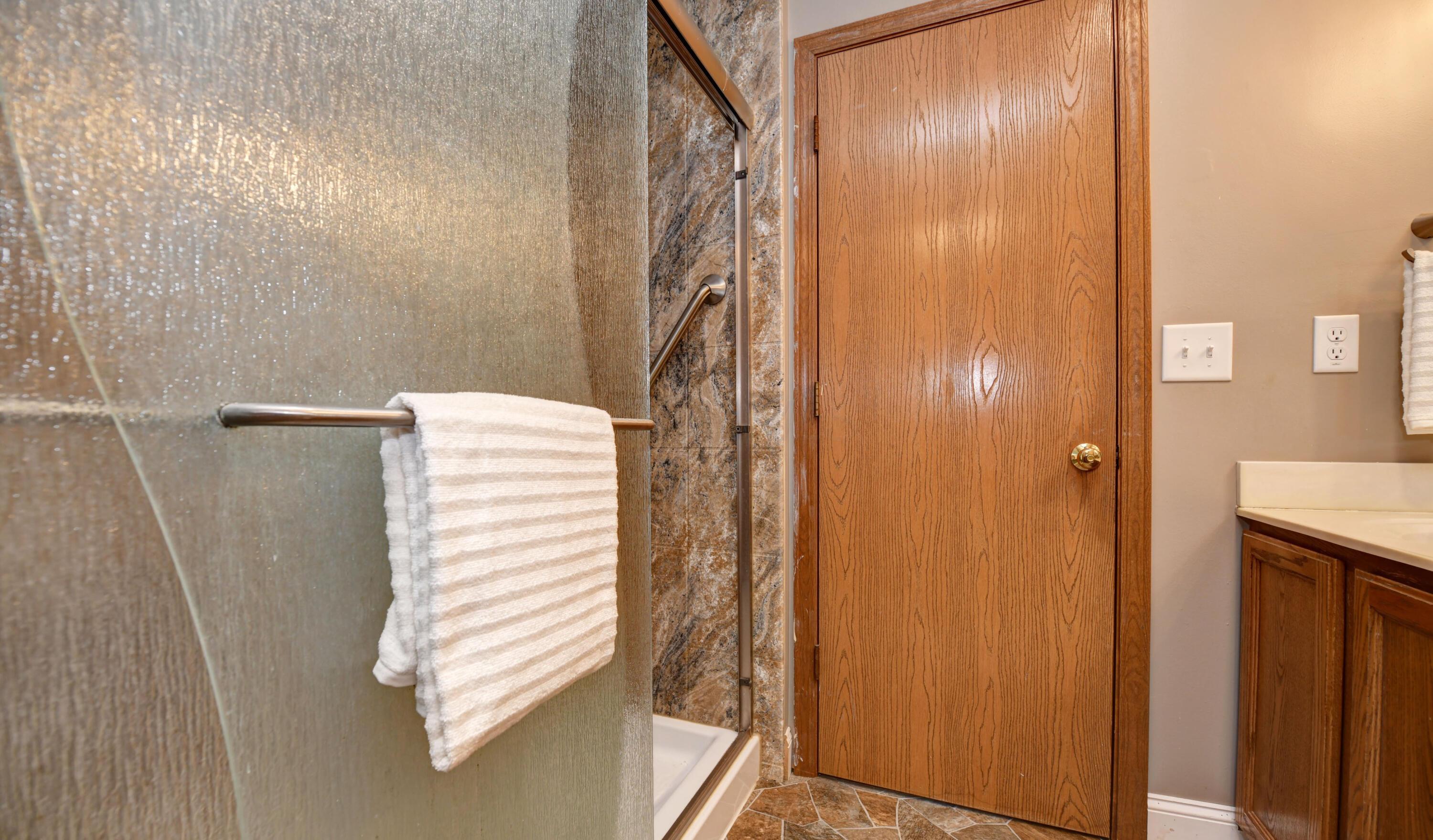 773 Rothrock Drive Galloway, OH 43119 - Photo 19 of 40 En Suite Bath (2)