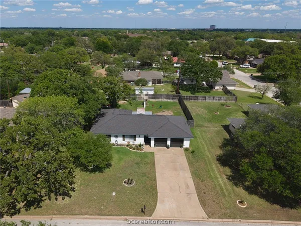 $295,000 | 3613 Oak Ridge Drive, Bryan, TX 77802