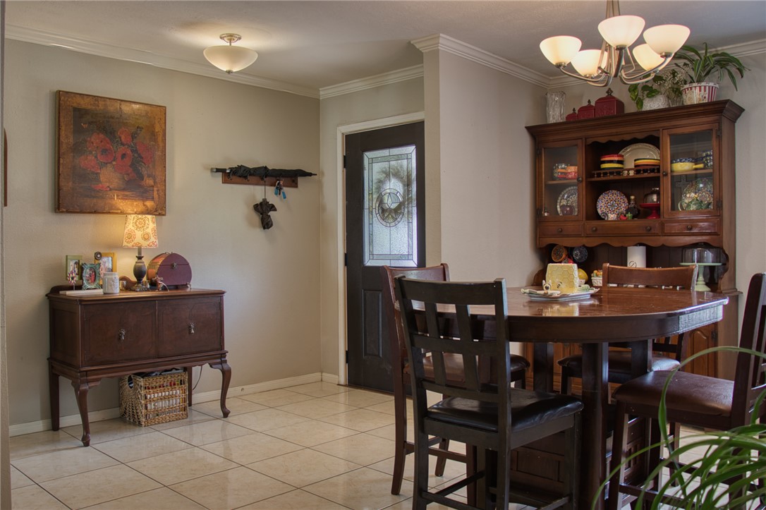 3613 Oak Ridge Drive Bryan, TX 77802 - Photo 3 of 17