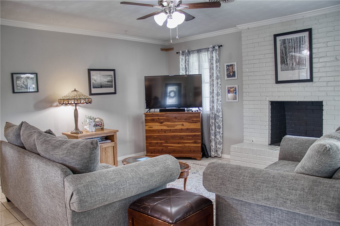 3613 Oak Ridge Drive Bryan, TX 77802 - Photo 4 of 17