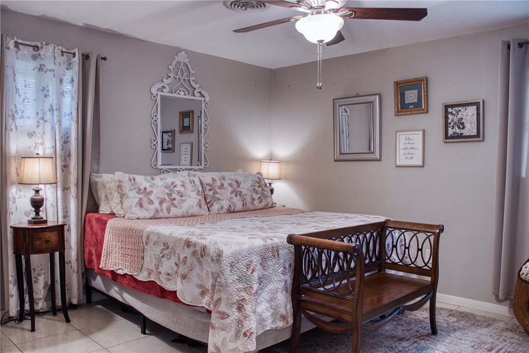 3613 Oak Ridge Drive Bryan, TX 77802 - Photo 9 of 17