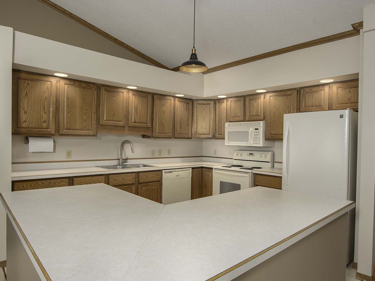 10007 Ridgewood Drive, Unit 4 Minocqua, WI 54548 - Photo 8 of 30 Gallery Image 8