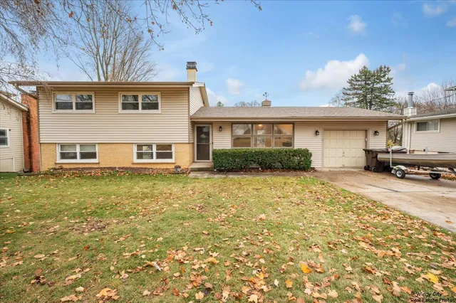 $2,800 | 3008 Blarney Stone Lane, Cary, IL 60013