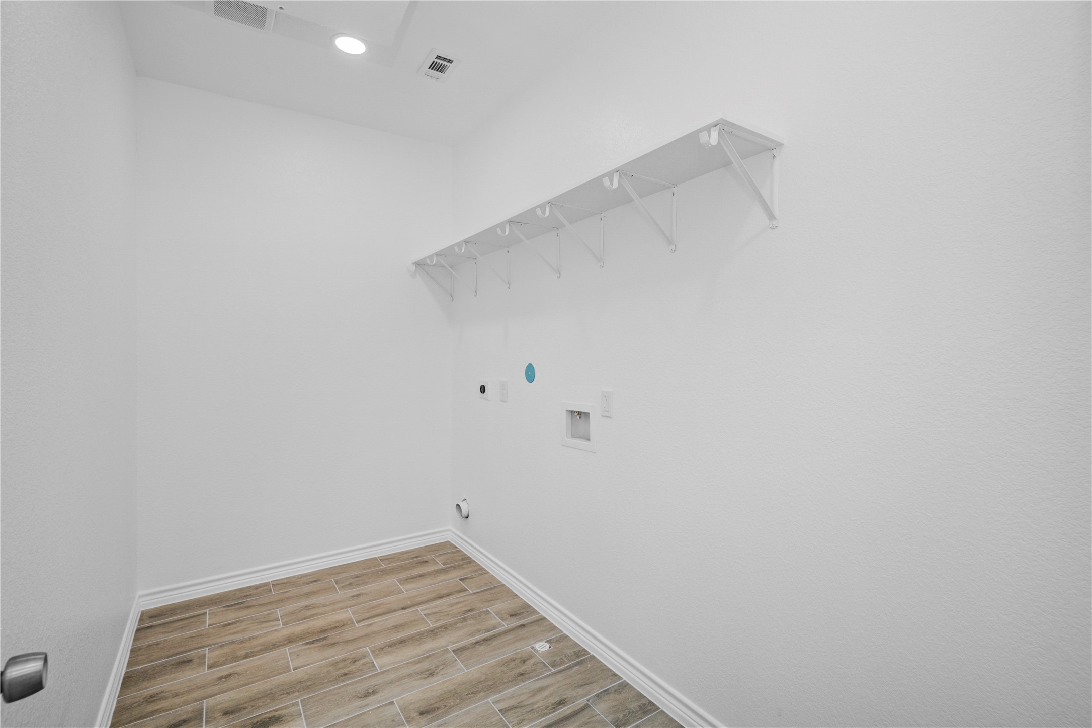 9932 Fillmore Street Houston, TX 77029 - Photo 19 of 27 a view of room