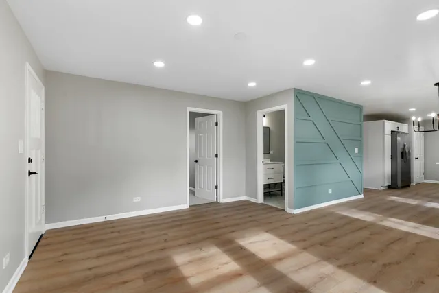 $349,900 | 407 North Liberty Street, Elgin, IL 60120