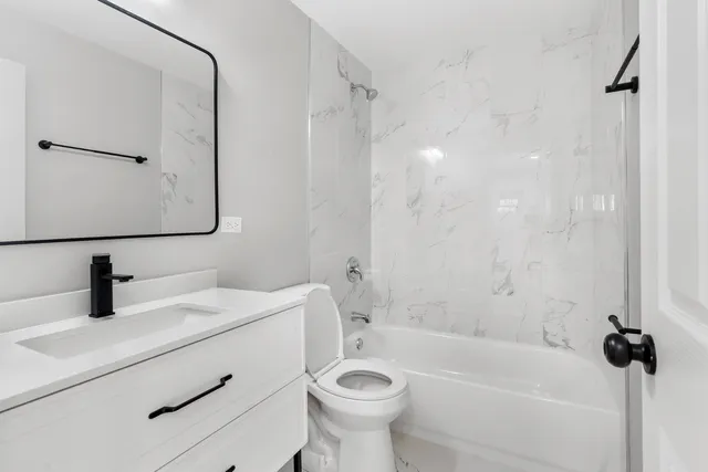 $349,900 | 407 North Liberty Street, Elgin, IL 60120