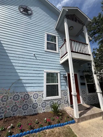 $1,750 | 7403 Buena Vista Street, Unit B, Houston, TX 77087