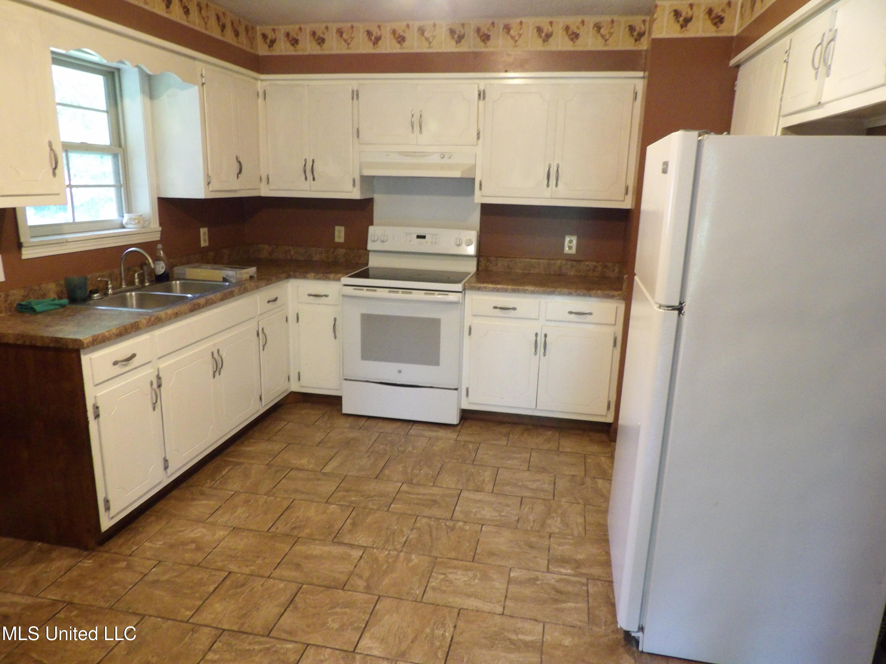 4271 Laws Hill Road Waterford, MS 38685 - Photo 3 of 21 100_6619