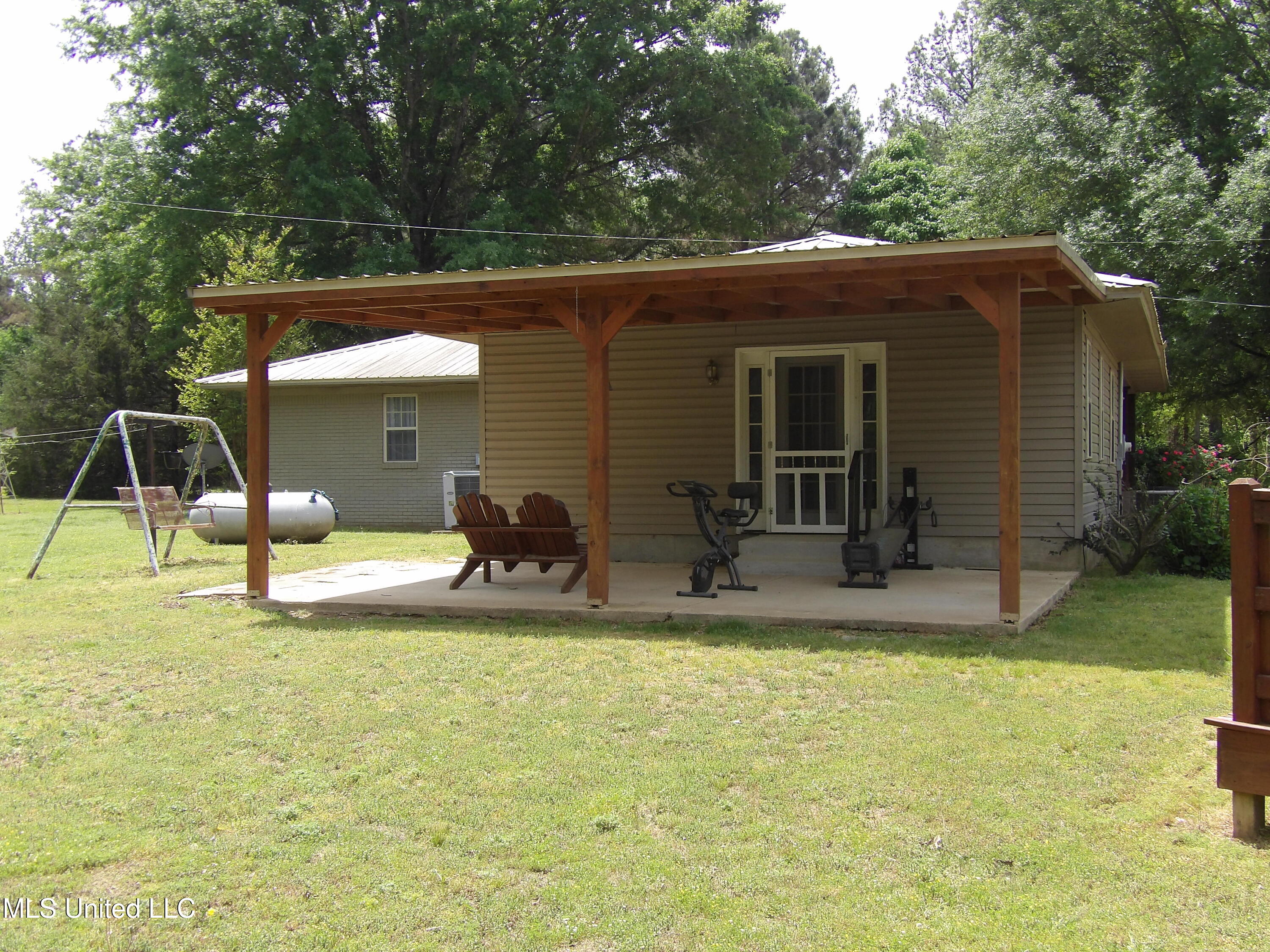 4271 Laws Hill Road Waterford, MS 38685 - Photo 6 of 21 100_6464