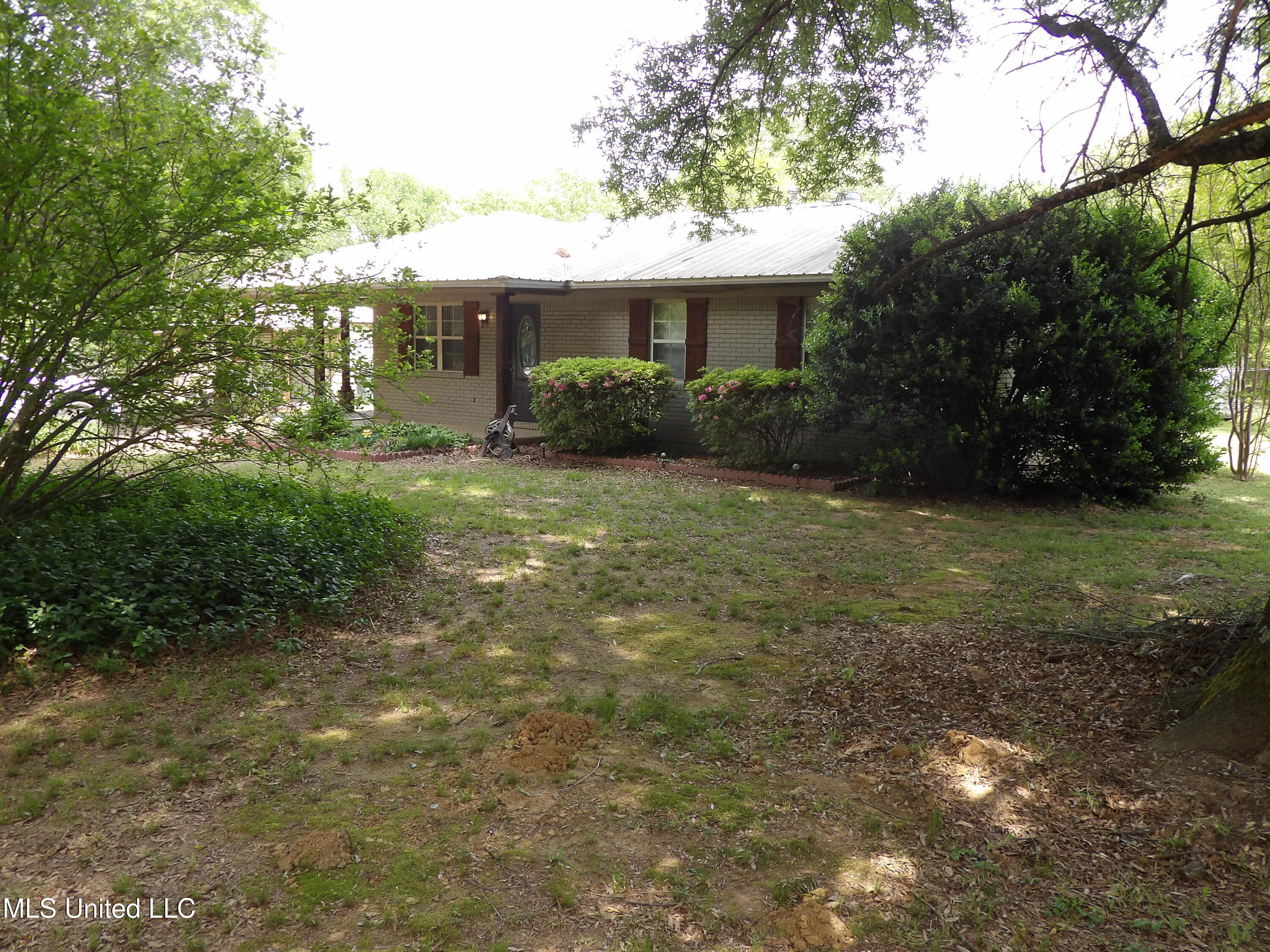 4271 Laws Hill Road Waterford, MS 38685 - Photo 8 of 21 100_6466