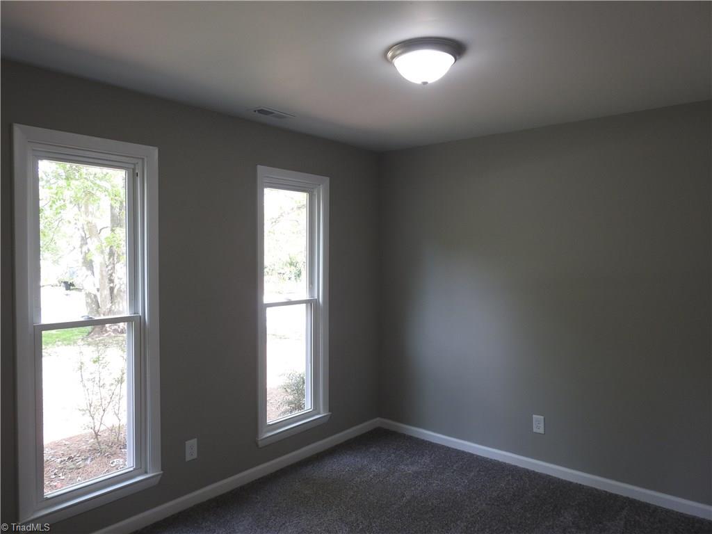 326 Ridgecrest Drive King, NC 27021 - Photo 9 of 22 Gallery Image 9
