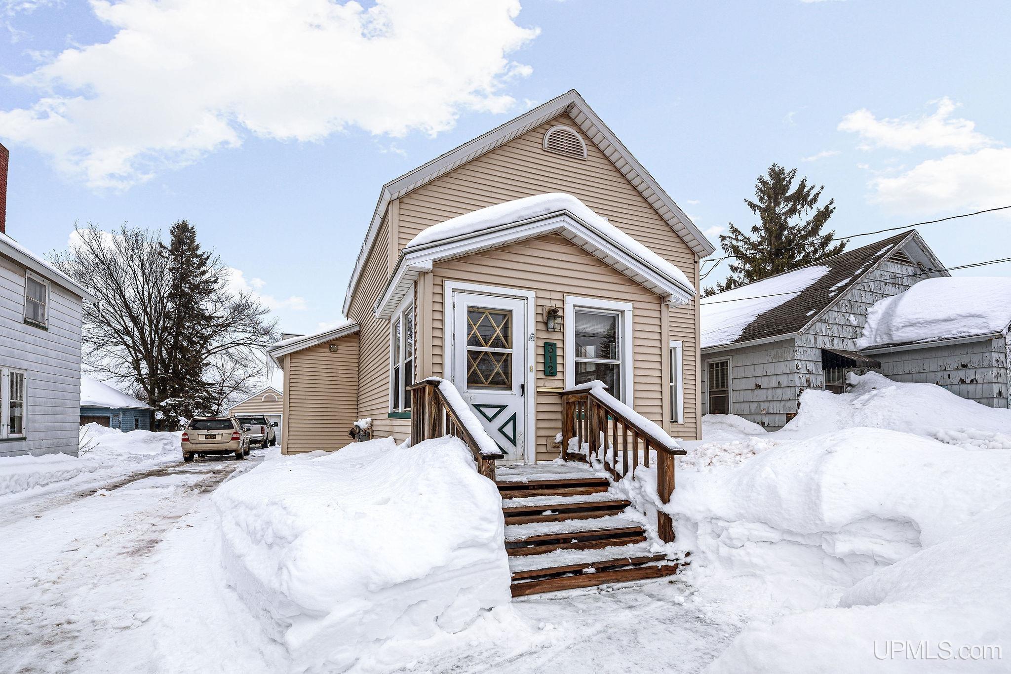 312 West Ridge Street Ishpeming, MI 49849 - Photo 2 of 39
