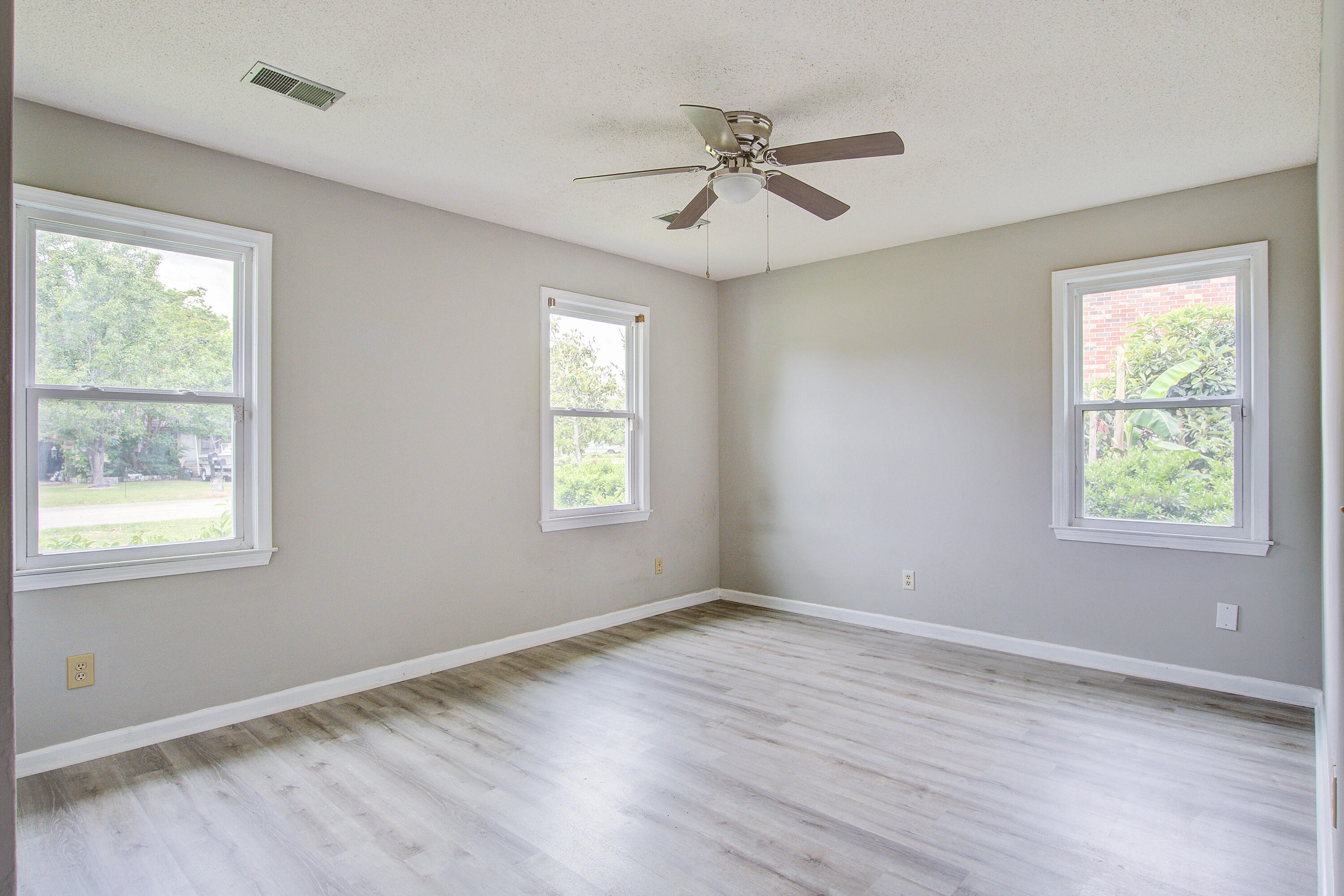 123 Wheeler Road Summerville, SC 29486 - Photo 17 of 41 123 (24)
