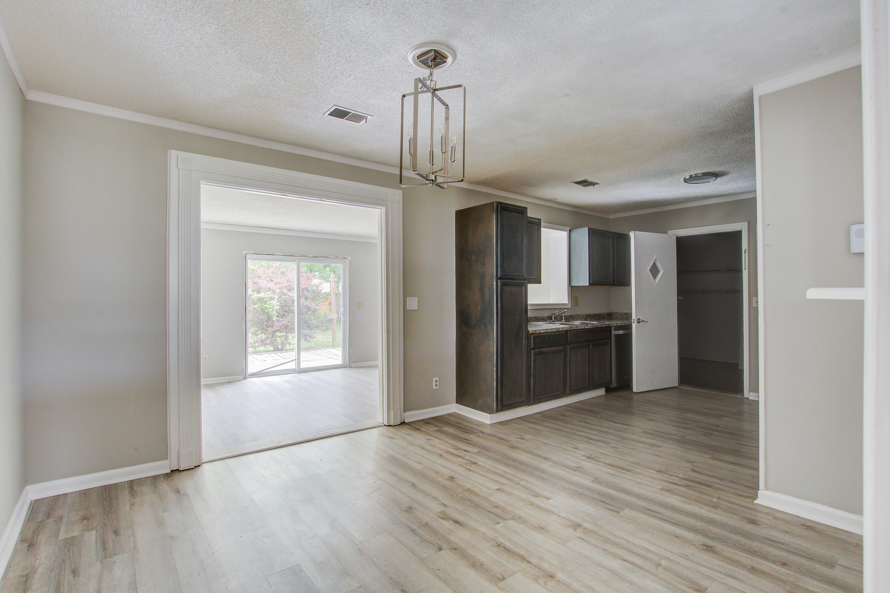 123 Wheeler Road Summerville, SC 29486 - Photo 7 of 41 123 (11)