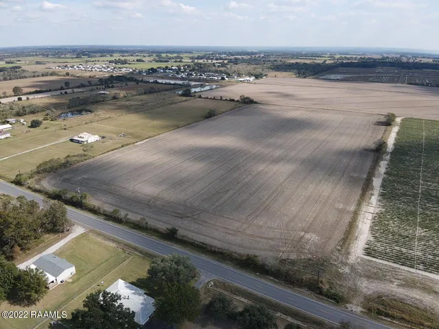 $867,000 | 343 Maurice La, Maurice, LA 70555