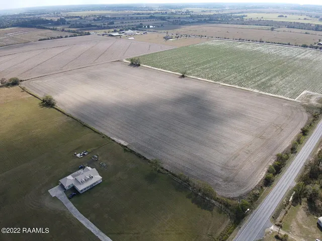 $867,000 | 343 Maurice La, Maurice, LA 70555