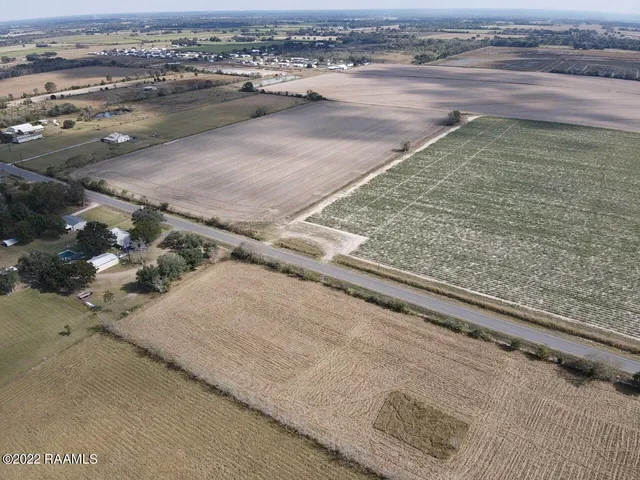 $867,000 | 343 Maurice La, Maurice, LA 70555