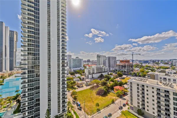 $7,000 | 460 Northeast 28th Street, Unit 1708, Miami, FL 33137