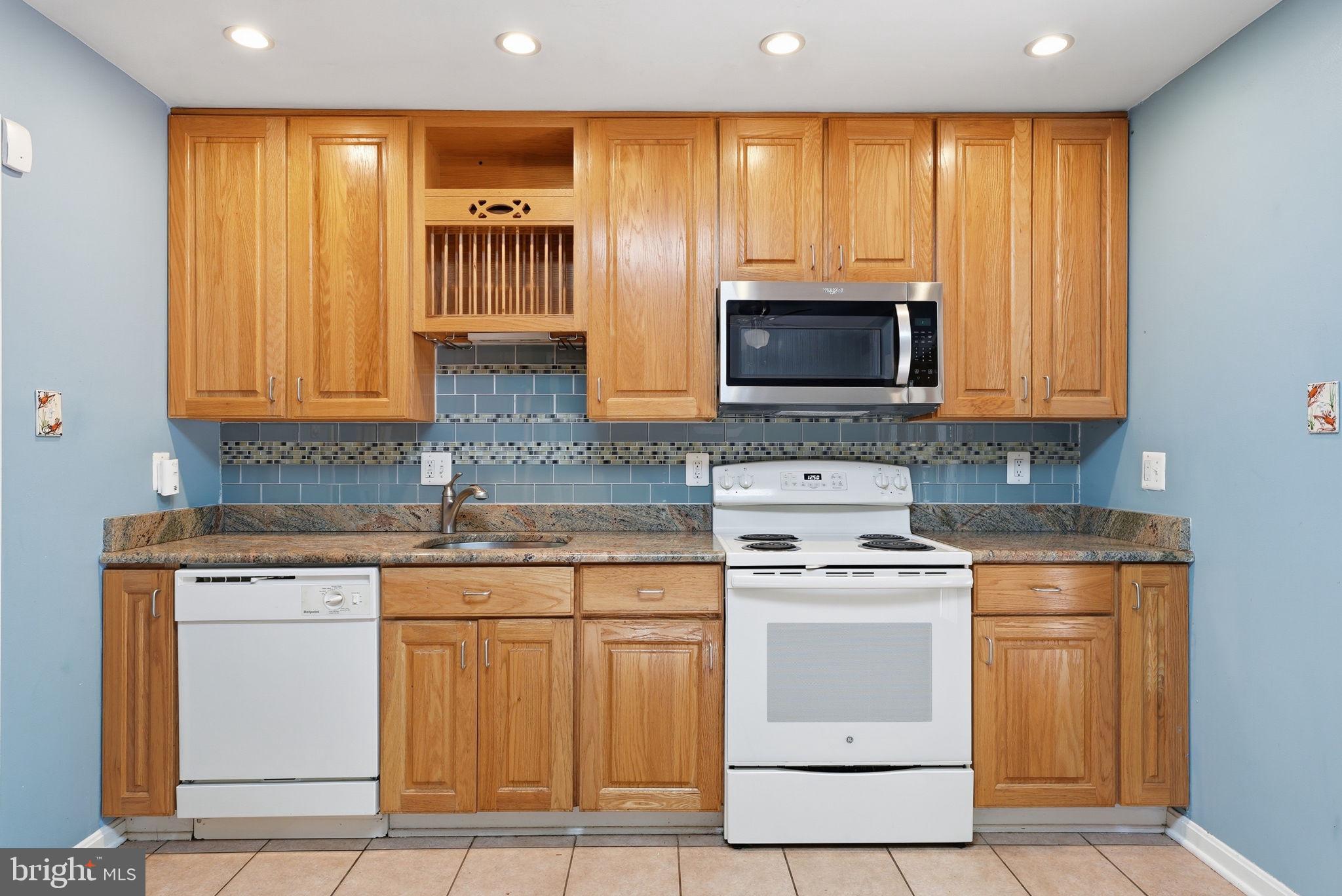 8609 Woodview Drive Springfield, VA 22153 - Photo 9 of 24