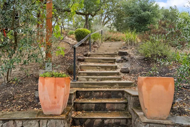 $2,250,000 | 9400 Chalk Hill Road, Healdsburg, CA 95448